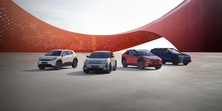 4 Toyota Fahrzeuge