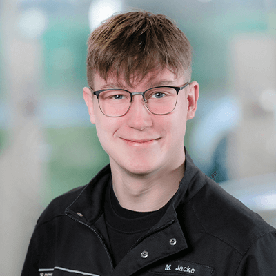 Maurice Jacke (Auszubildender zum KFZ-Mechatroniker) - Ferdinand Nobbe GmbH