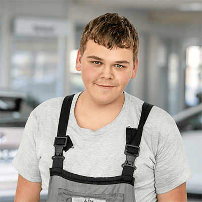 Julian Fox (Auszubildender zum KFZ-Mechatroniker) - Ferdinand Nobbe GmbH